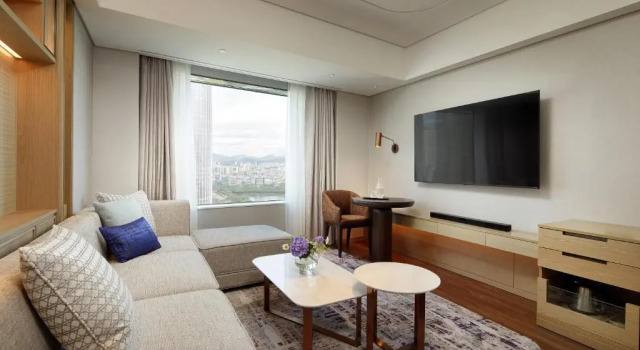 Трёхместный семейный полулюкс номер Lotte Hotel World