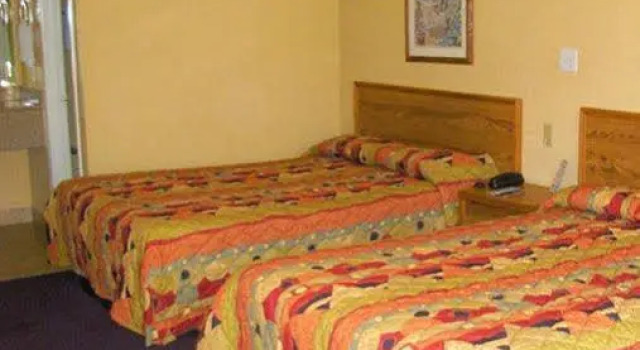 Delux Inn San Antonio, Забронировать Отель Сан-Антонио Bexar County, рядом с Splashtown San Antonio