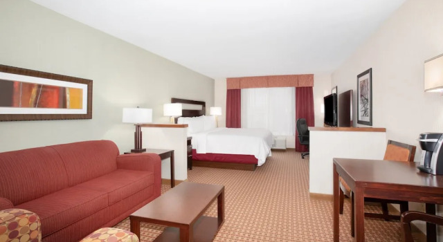 Люкс c 1 комнатой Holiday Inn Express Hotel & Suites Gillette by IHG