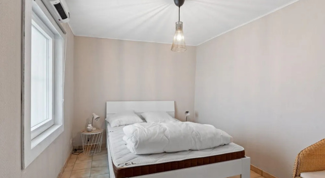 Апартаменты Spacious Seafront Apartment