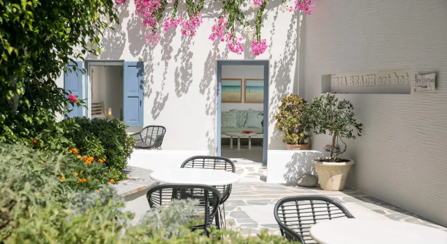 Трёхместный номер Standard Iria Beach Art Hotel