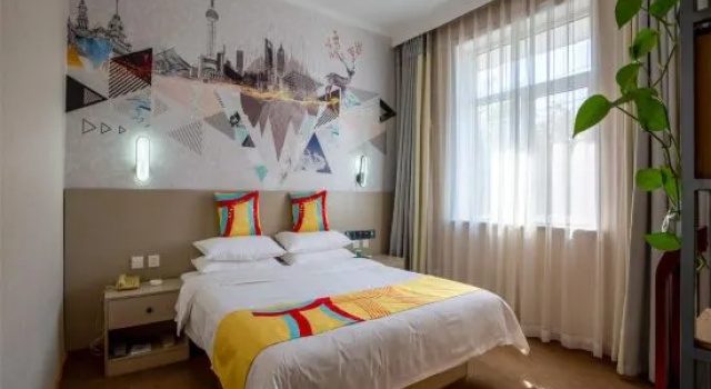 Люкс Business Pai Hotel （Puyang Daqing Road store)