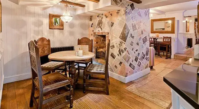 Henri's Bar Brasserie And Rooms, Boek Hotel Shifnal Shropshire