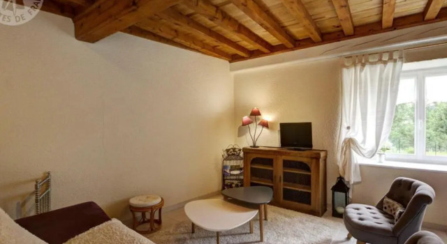 Gîte Belmont-de-la-Loire, 4 pièces, 5 personnes - FR-1-496-126, Book Hotel Belmont-de-la-Loire 