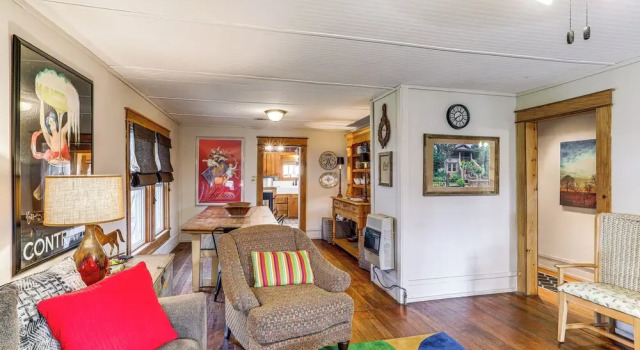 Historic 'hardy House' on Main Street w/ Fire Pit!, Varaa Lomakoti  