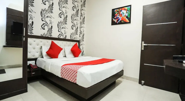 OYO 2681 Hotel Madhuram palace