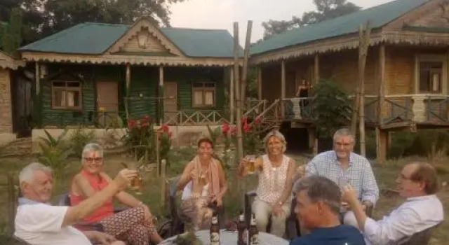 Riverside Bamboo Resort, Забронировать Курортный отель Саураха провинция Багмати-Прадеш