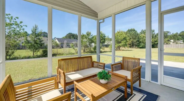 Wilmington Vacation Rental ~ 9 Mi to Beach!, Prenota Hotel Silver Lake Stati Uniti