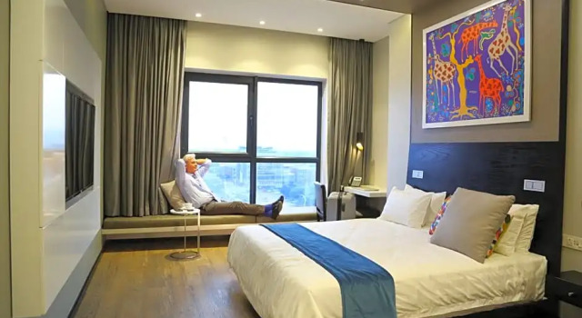Camera Standard Room50Two