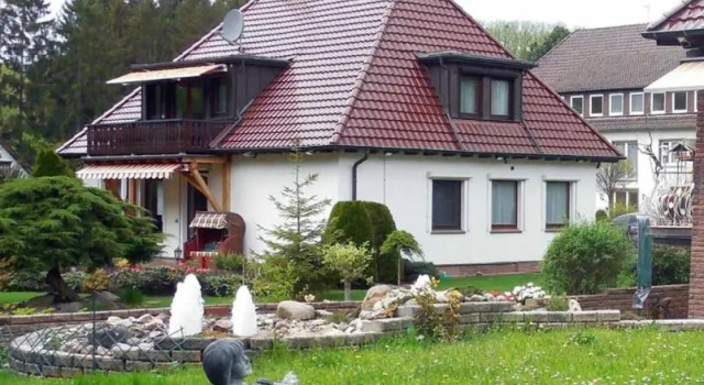 Ferienwohnungen am Hufelandbad, Забронировать Отель Бад-Пирмонт Teutoburg Forest, рядом с Термальные источники Хуфеланд