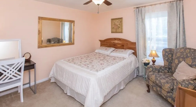 Beach Wood Retreat 4 Bedrooms 2 Bathrooms Home
