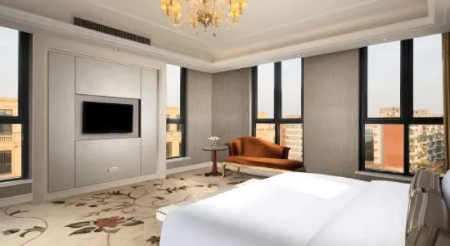 Люкс Ambassador Wyndham Garden Zhengzhou East