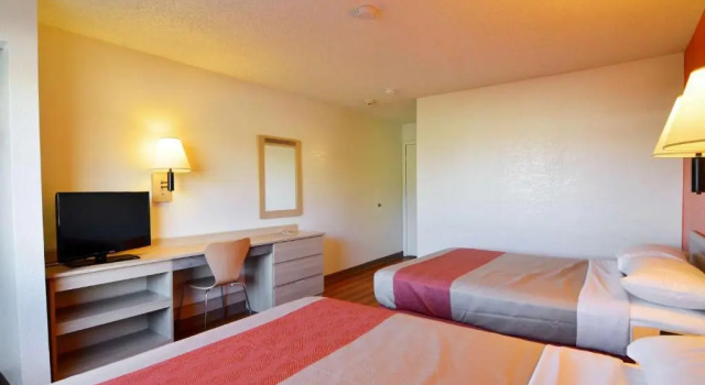 Четырёхместный номер Standard Motel 6 North Palm Springs, CA - North