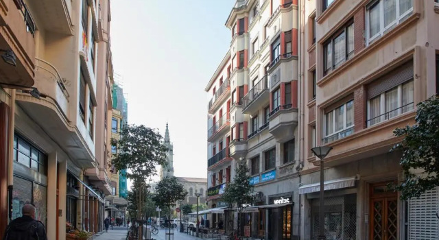 Mur Apartment by FeelFree Rentals, Rezerwuj Apartament Hotele w Baskonia z parkingiem, Parking