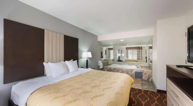 Quality Inn & Suites Huntsville Research Park Area, Забронировать Отель Хантсвилл штат Алабама