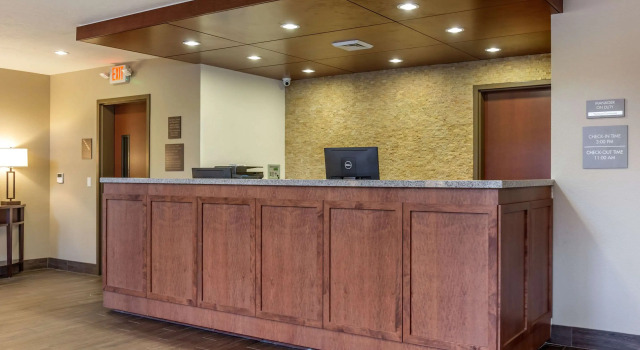 Comfort Inn & Suites Boise Airport, Buchen Sie Hotel Hotels in Idaho mit Parkplatz, Parkplätze