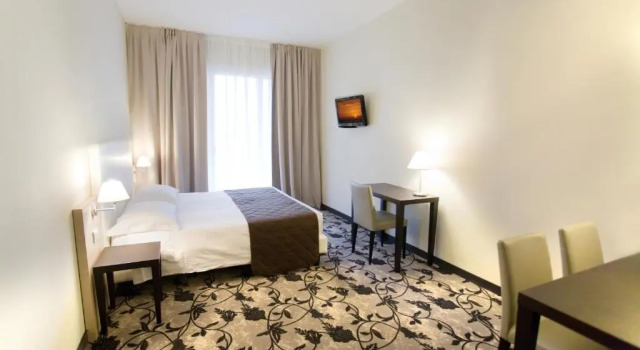 Трёхместный номер Standard Regal Residence
