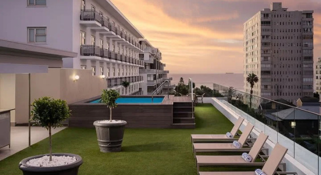 Полулюкс Standard Protea Hotel by Marriott Cape Town Sea Point