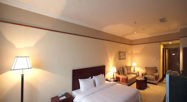 Yashidu Suites Hotel