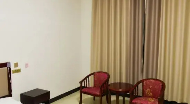 Hongtu Qiufeng Inn, Rezerwuj Hotel Hotele w Kunming z parkingiem, Parking
