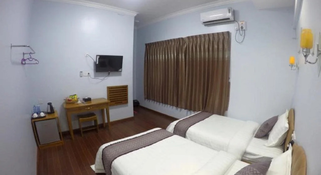 Hotel White Lotus