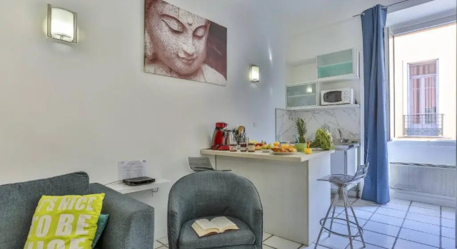Superb Studio in Old Nice 2min walk from the beach, Забронировать Отель Ницца Приморские Альпы, рядом с Набережная Соединенных Штатов