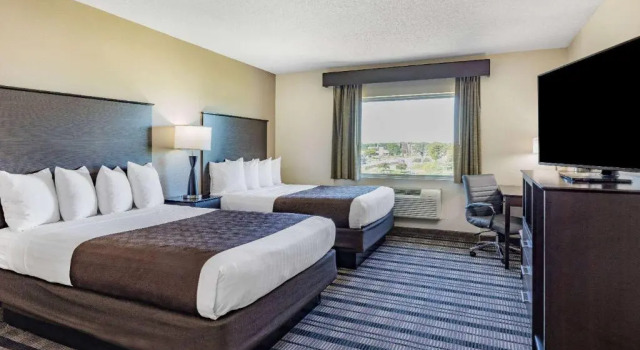 Четырёхместный люкс AmericInn by Wyndham Apple Valley