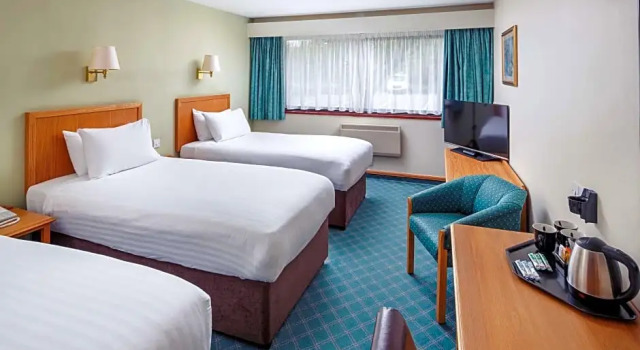 Трёхместный номер Classic Mercure Livingston Hotel