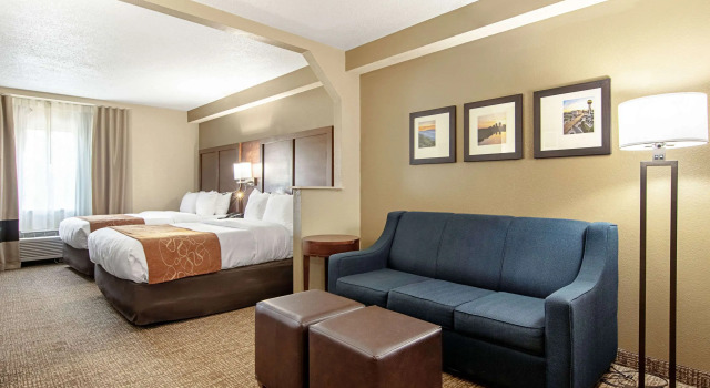 Четырёхместный люкс Comfort Suites Knoxville Airport