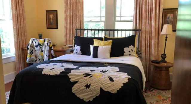 Номер Deluxe Avenue O Bed and Breakfast