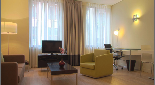 B-aparthotel Grand Place, Забронировать Апарт-отель Апарт-отели Брюссельского столичного региона, рядом с Музей королевского театра - Toone VIII Foundation, Апарт-отель