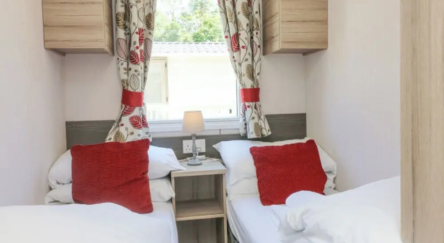25 Manleigh Park