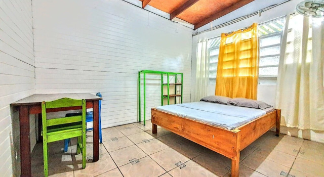 Arana House, Prenota Affittacamere Hotel a Limon con parcheggio, Parcheggio