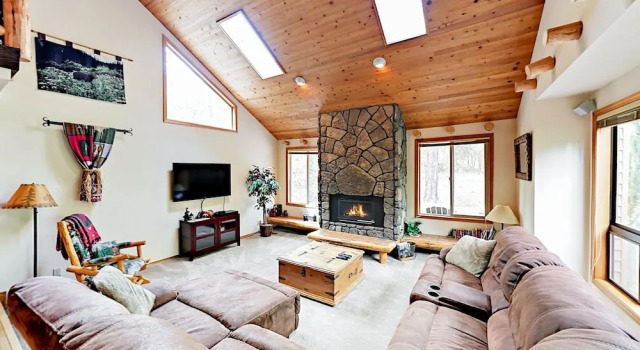 18017 Camas Lane Home #20 4 Bedrooms 2 Bathrooms Home, Rezerwuj Dom wakacyjny Sunriver Mount Bachelor
