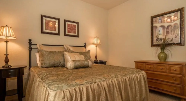BP432CP 2 Bedroom Condo in Bella Piazza 2 Condo