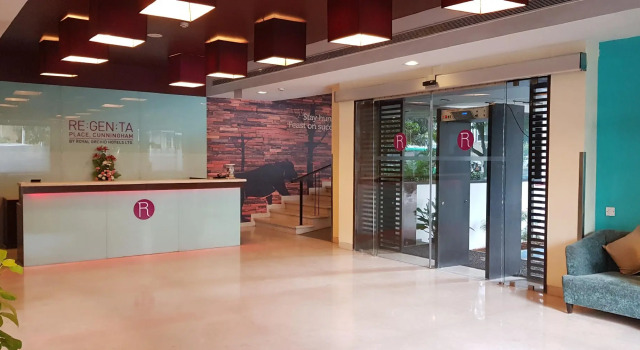 Regenta Place Bangalore, Cunningham Road, Забронировать Отель Бизнес-отели штата Карнатаки, 4* 5*
