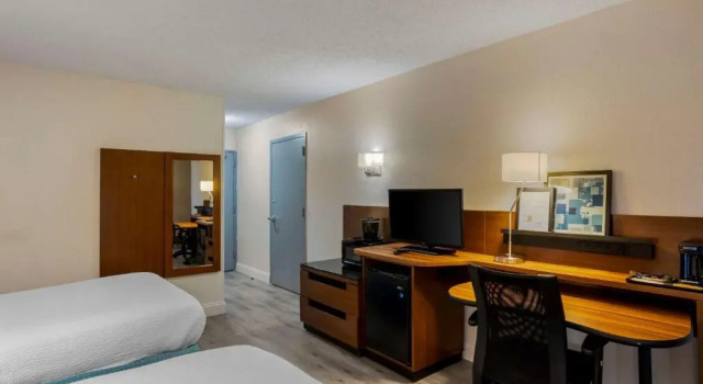 Четырёхместный номер Standard Comfort Inn & Suites Mt Laurel-Philadelphia