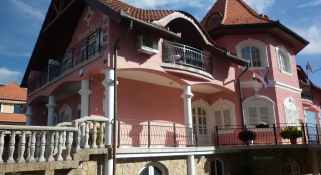 Апартаменты Deluxe Manor Villa