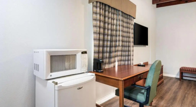 Номер Standard Quality Inn - On The Lake Clarksville-Boydton