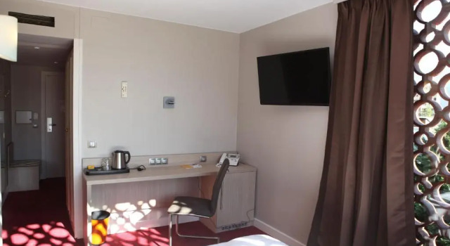 Двухместный номер Deluxe Hôtel Les Trois Roses, Meylan Grenoble