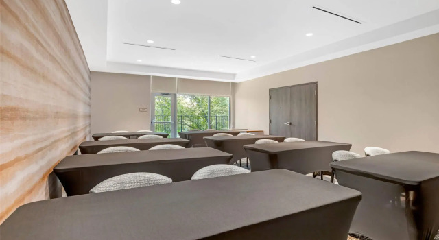 Cambria Hotel Fort Worth - Medical Center, Забронировать Отель Форт-Уэрт Dallas - Fort Worth Metropolitan Area, рядом с Texas Health Harris Methodist Hospital Fort Worth