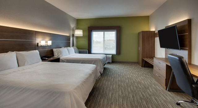 Четырёхместный номер Standard Holiday Inn Express Hotel & Suites Waukegan/Gurnee by IHG