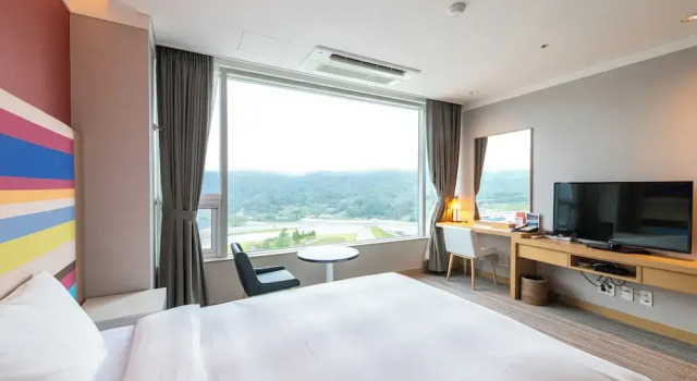 Двухместный номер Deluxe с балконом Take Hotel & Resort Inje Speedium