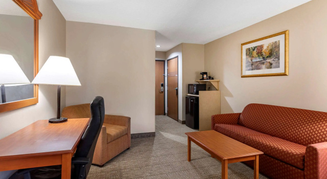 Двухместный люкс Quality Inn & Suites near Owensboro & Holiday World GOLD AWARD WINNER