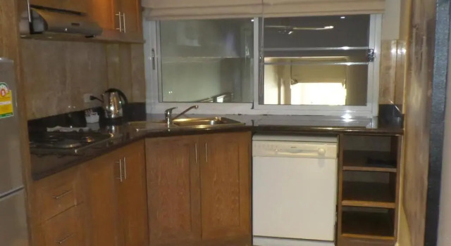 Апартаменты c 1 комнатой Westbury Residence