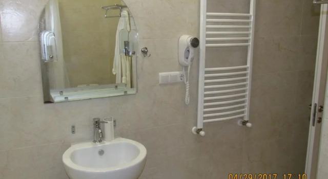 3 Bedroom 2 Bathroom Apartment, Забронировать Апартаменты/квартира Сабуртало Тбилиси, рядом с Самедицино университети
