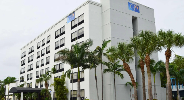 Кровать в общем номере Отель Ft Lauderdale Hollywood Airport