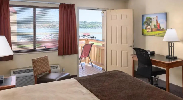 Двухместный номер Superior с видом на реку Cedar Shore Resort
