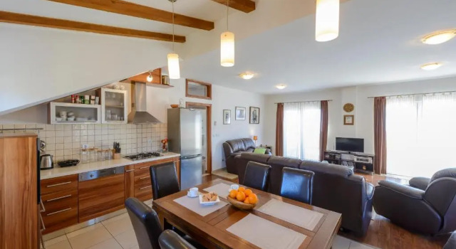 Апартаменты с 2 комнатами с балконом и с красивым видом из окна Apartments Mira