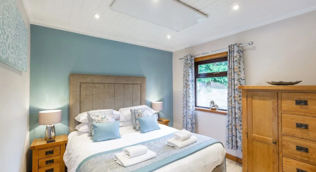 Birch 14 With Hot Tub, Newton Stewart, Book Hotel Minnigaff Scotland